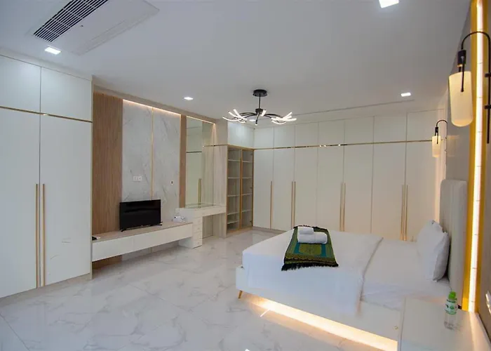 Hotel Lh 752 3*