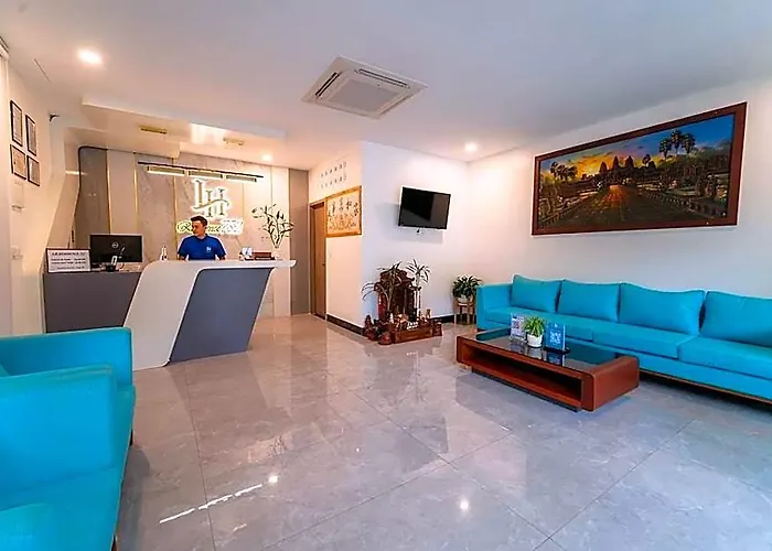 Hotel Lh 752 3*